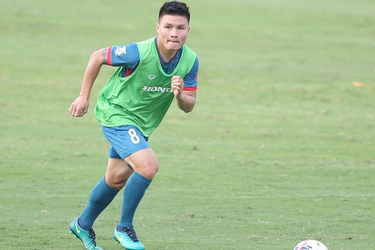 Quang Hải trải lòng trước trận gặp Hong Kong; Cựu Chủ tịch AC Milan Berlusconi qua đời