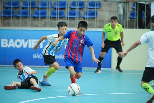 Nhi đồng Quỳ Hợp giành tấm vé cuối cùng vào bán kết sau chiến thắng nghẹt thở trước Hưng Nguyên