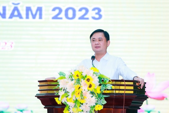 Bí thư Tỉnh ủy Nghệ An thông tin đến cán bộ chủ chốt Hội Cựu chiến binh tỉnh về tình hình kinh tế - xã hội, định hướng phát triển của địa phương 