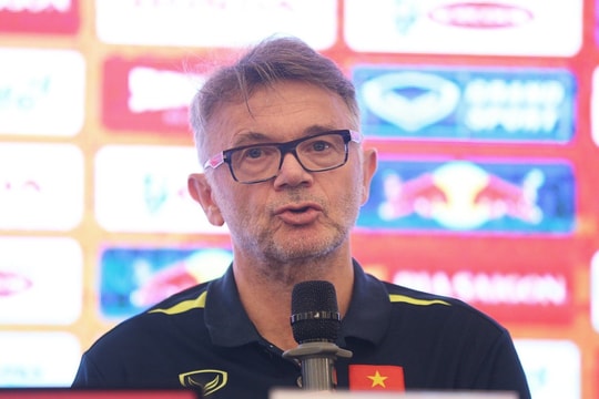 Huấn luyện viên Philippe Troussier: 'Đội tuyển Việt Nam đá với 200% sức lực để thắng Hong Kong'