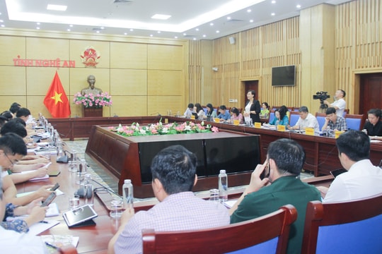 Khắc phục tình trạng dân cần chính sách, có tiền mà không tiêu được