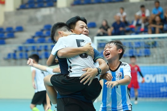 'Trả nợ' thành công Nhi đồng thành phố Vinh, Nhi đồng Quỳ Hợp hiên ngang vào chung kết