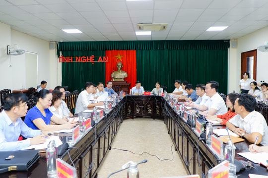 Chủ tịch UBND tỉnh Nguyễn Đức Trung tiếp công dân định kỳ tháng 6