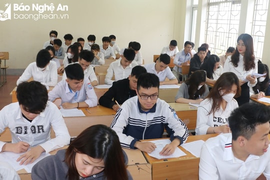 Bộ trưởng Bộ Giáo dục: Ưu tiên kỹ thuật, trang thiết bị phục vụ cho kỳ thi tốt nghiệp THPT