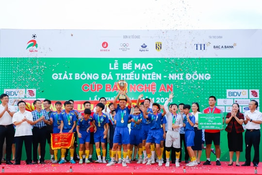 Bế mạc Giải Bóng đá Thiếu niên - Nhi đồng Cúp Báo Nghệ An lần thứ 25 