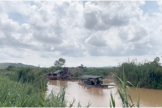 Bất thường trong việc cấp phép khai thác mỏ cát, sỏi tại Nghĩa Đàn