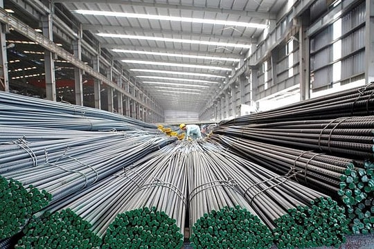 Giá đô giảm nhẹ; thép đảo chiều đi lên; giá xăng, dầu đi ngang