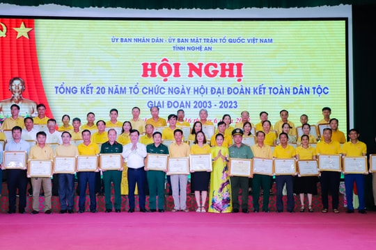 186 tập thể được khen thưởng nhân dịp tổng kết 20 năm tổ chức Ngày hội 'Đại đoàn kết toàn dân tộc'