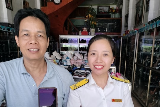 Đoàn Thanh niên Cục Thuế Nghệ An hướng dẫn người dân cài đặt ứng dụng eTax Mobile