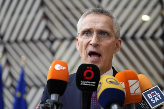 Tổng Thư ký NATO cho biết kho vũ khí của liên minh 'trống trơn' vì Ukraine 