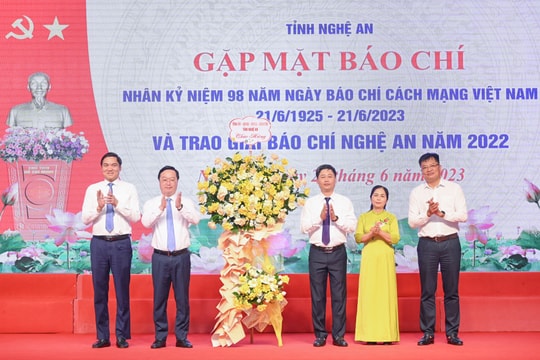 Tỉnh Nghệ An gặp mặt báo chí nhân kỷ niệm 98 năm Ngày Báo chí Cách mạng Việt Nam và trao Giải Báo chí năm 2022
