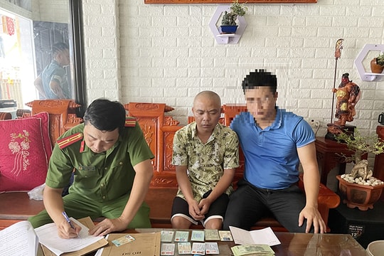 Lừa bán vé máy bay giá rẻ để chiếm đoạt tài sản