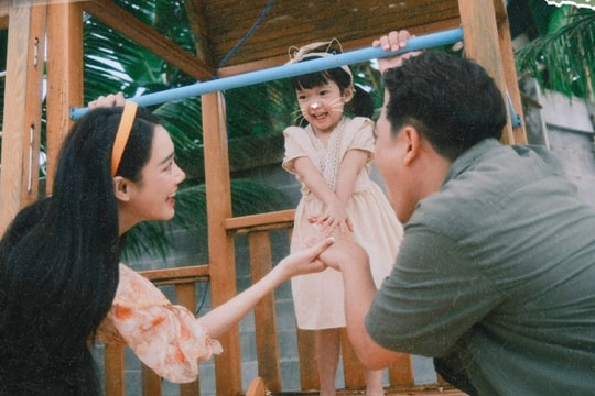 Vợ chồng Trường Giang, Nhã Phương lần đầu công khai rõ mặt con gái