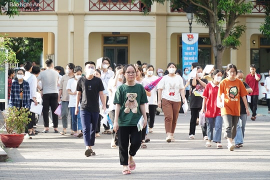 Trường THPT chuyên Phan Bội Châu chính thức công bố danh sách trúng tuyển, xuất hiện nhiều thủ khoa 'kép'