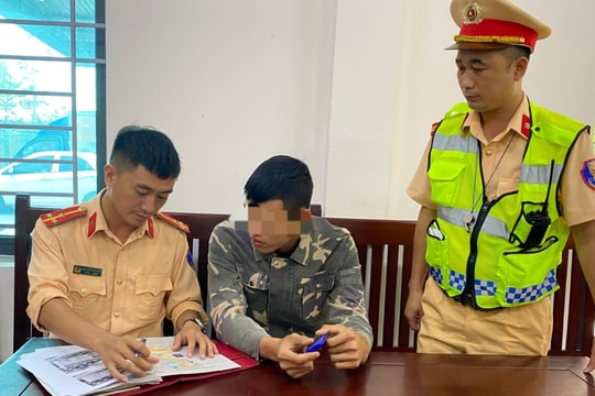 Triệu tập đối tượng đi xe máy dàn hàng ngang, lạng lách trên Quốc lộ 46