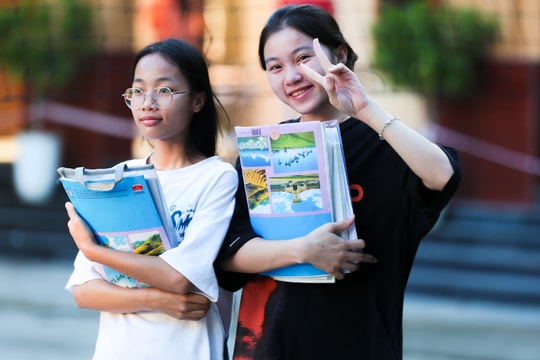 Các thí sinh Trường THPT Dân tộc nội trú tỉnh trải lòng trong ngày thi cuối cùng 