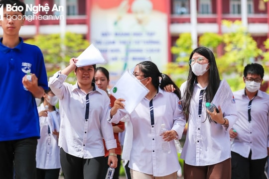 [Infographics] Lịch thi tốt nghiệp THPT và tuyển sinh đại học năm 2024