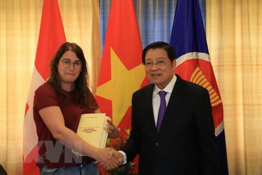 Đoàn đại biểu Đảng Cộng sản Việt Nam thăm và làm việc tại Thụy Sỹ