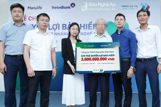 Manulife Việt Nam chi trả 3,6 tỷ đồng quyền lợi bảo hiểm cho khách hàng ở Nghệ An