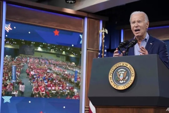 Tổng thống Joe Biden lên án loạt vụ xả súng trong dịp Quốc khánh Mỹ