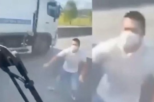 Xác minh nhóm đối tượng dùng đá ném vỡ kính xe do tranh chấp hành khách trên Quốc lộ 1A