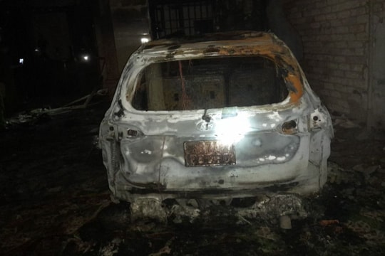 Cháy nhà dân cạnh Bệnh viện Phổi Nghệ An