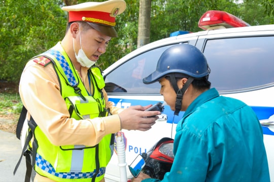 Tiếp tục kiểm soát nồng độ cồn, tạo thói quen cho người dân không điều khiển phương tiện sau khi sử dụng rượu, bia