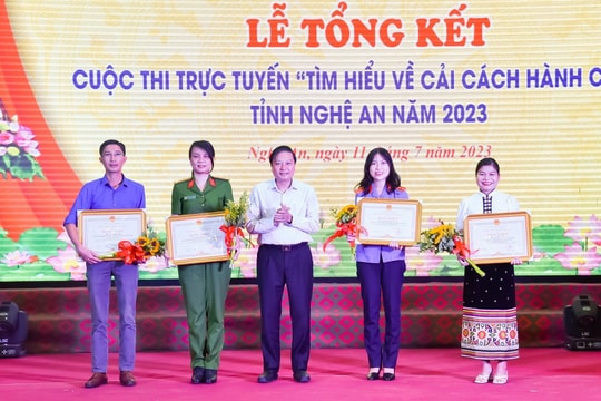 Trao 73 giải thưởng Cuộc thi trực tuyến 'Tìm hiểu về Cải cách hành chính' tỉnh Nghệ An năm 2023