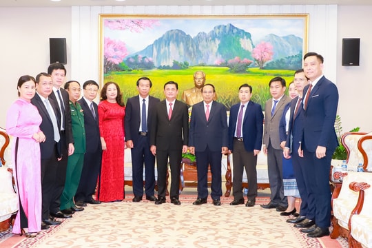 Thường trực Ban Bí thư, Phó Chủ tịch nước CHDCND Lào tiếp Đoàn đại biểu cấp cao tỉnh Nghệ An
