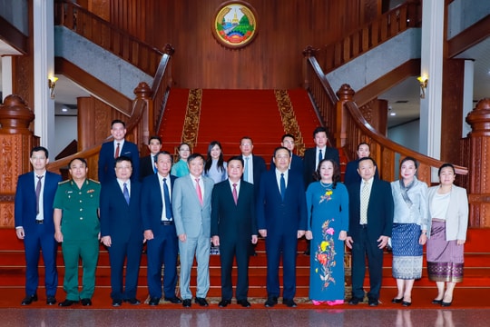 Bí thư Tỉnh ủy Nghệ An Thái Thanh Quý diện kiến Thủ tướng Chính phủ và Chủ tịch Quốc hội nước CHDCND Lào