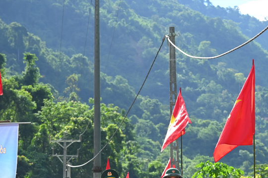 Bản Phà Mựt vui khánh thành cầu dân sinh 