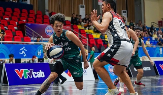 Hai tài năng bóng rổ trẻ 'chạy sô' với bóng rổ Nghệ An; MU và Barca bị UEFA trừng phạt