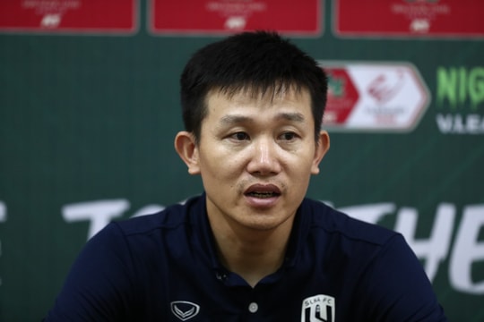 HLV Phan Như Thuật: Sông Lam Nghệ An sẽ thi đấu cống hiến để phục vụ khán giả