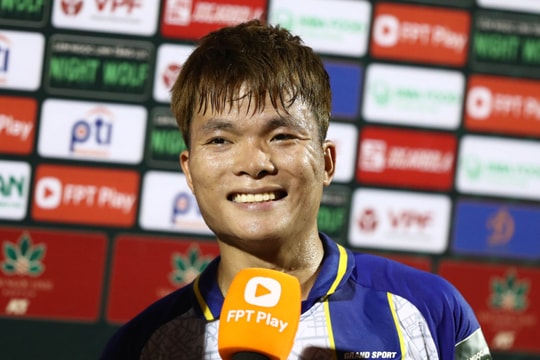 Tiền vệ Mạnh Quỳnh xúc động với bàn thắng đầu tiên tại V.League trong màu áo Sông Lam Nghệ An