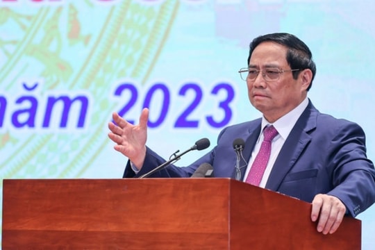 Thủ tướng chỉ đạo tiếp tục giảm lãi suất cho vay, tháo gỡ khó khăn cho doanh nghiệp