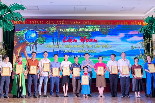 Câu lạc bộ Dân ca xã Đông Hiếu giành giải Nhất Liên hoan Dân ca ví, giặm Nghệ Tĩnh cụm IV