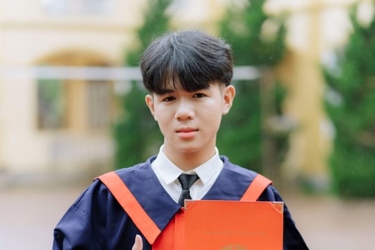 Thủ khoa xứ Nghệ là nam sinh người dân tộc Thổ, từng đạt IELTS 8.0 