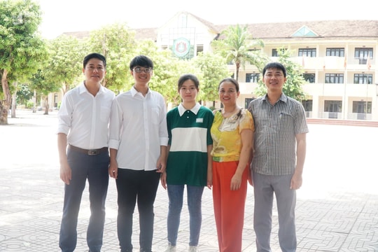 Đôi bạn cùng lớp trên quê hương Bác Hồ đạt Thủ khoa, Á khoa toàn tỉnh