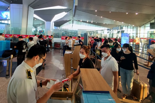 Tạm hoãn 2 chuyến bay Vinh – Hà Nội do ảnh hưởng của bão số 1