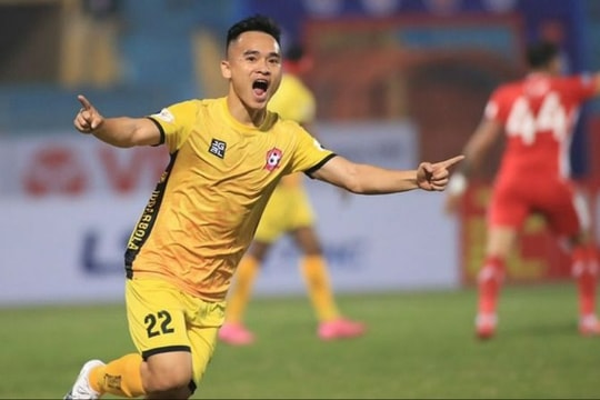 Cựu tiền vệ Sông Lam Nghệ An Nguyễn Phú Nguyên: 'Và con tim đã vui trở lại'