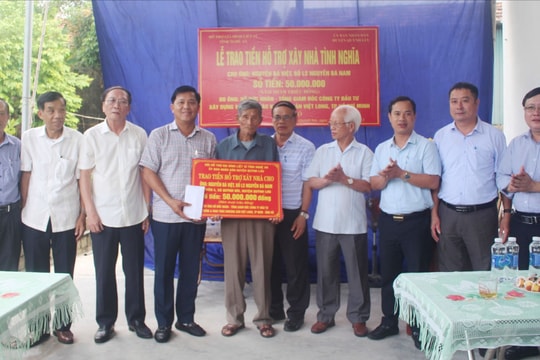 Hội Hỗ trợ gia đình liệt sĩ trao hỗ trợ xây dựng 4 nhà tình nghĩa tại T.X Hoàng Mai và Quỳnh Lưu