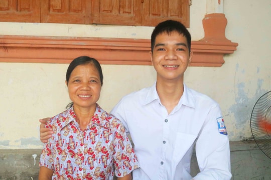 Chuyện chưa kể về nam sinh có điểm thi tốt nghiệp cao thứ 3 tỉnh Nghệ An