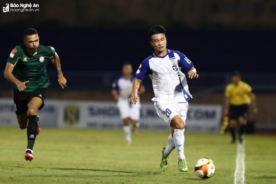 Tiền đạo trẻ của Sông Lam Nghệ An hạnh phúc khi lần đầu tiên được ra sân tại V.League 2023