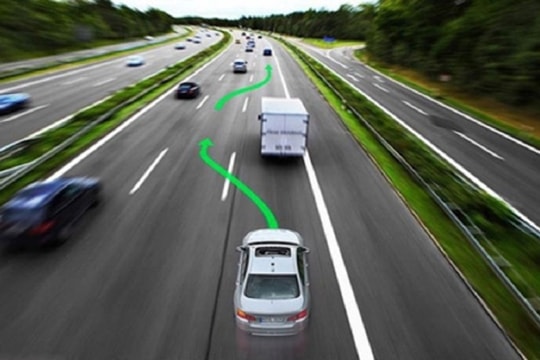 Kinh nghiệm vượt xe cùng chiều đúng cách, đảm bảo an toàn