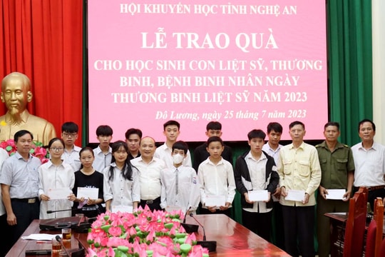 Các địa phương, đơn vị thăm hỏi, tặng quà đối tượng chính sách nhân ngày Thương binh - Liệt sĩ