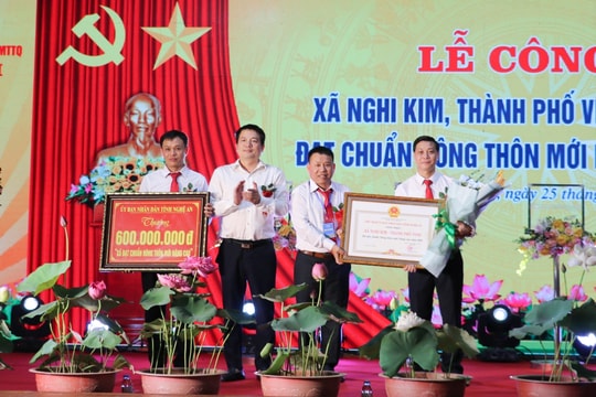 Xã Nghi Kim (thành phố Vinh) đón Bằng công nhận đạt chuẩn nông thôn mới nâng cao