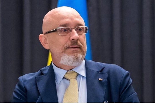 Bộ trưởng Quốc phòng Ukraine tuyên bố tiếp tục tấn công cầu Crimea 