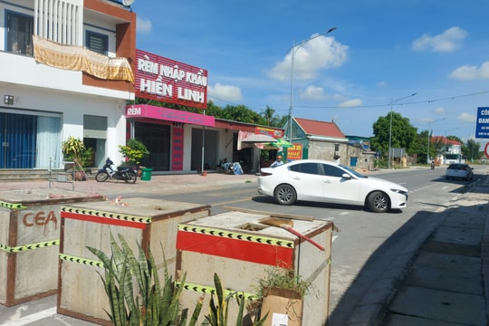 Cấm đường ven biển đoạn qua TX. Cửa lò, phương tiện vận tải 'lạc lối', người dân bức xúc