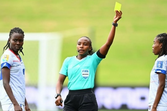 Trọng tài lập kỷ lục World Cup điều khiển trận tuyển nữ Việt Nam gặp Bồ Đào Nha