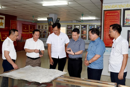 Đoàn công tác Báo Hòa Bình thăm, làm việc tại Báo Nghệ An